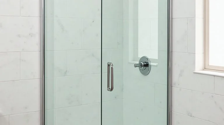 Cancel de bano abatible en cristal templado con bisagras de acero inoxidable